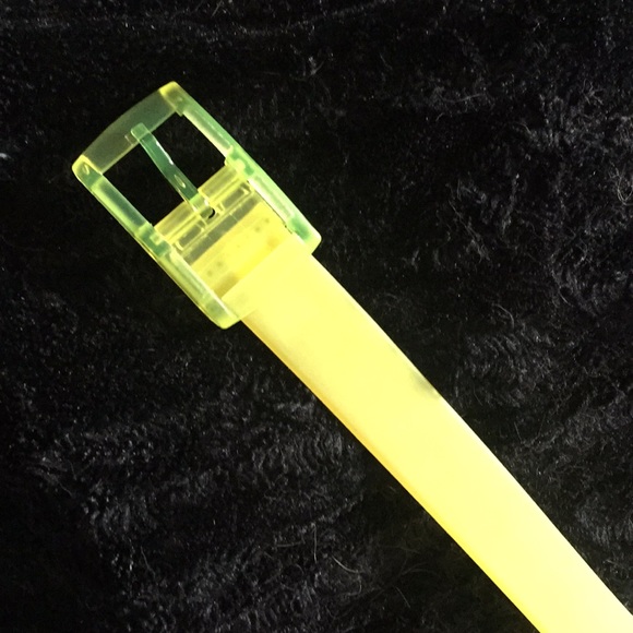 Neon yellow 39” unisex black light responsive belt - Picture 2 of 3